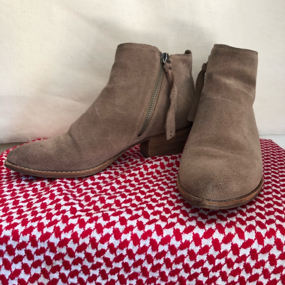 Dolce Vita suede boots